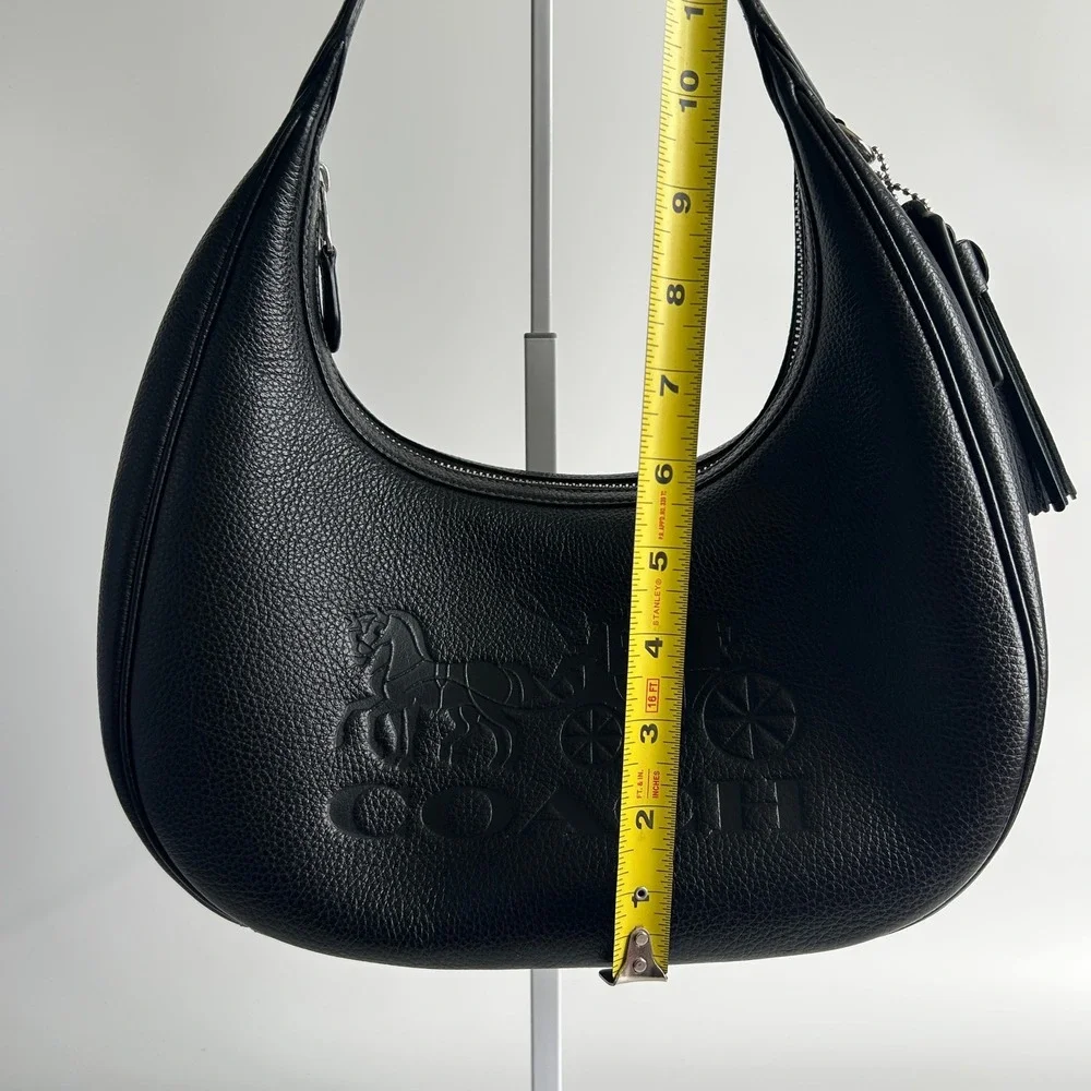 Coach Carmen Black Pebbled Leather Shoulder Bag Excellent